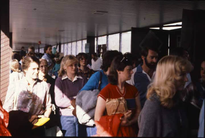 Students pack the Spine in 1980s (Archives and Special Collections, University of Alaska Anchorage).