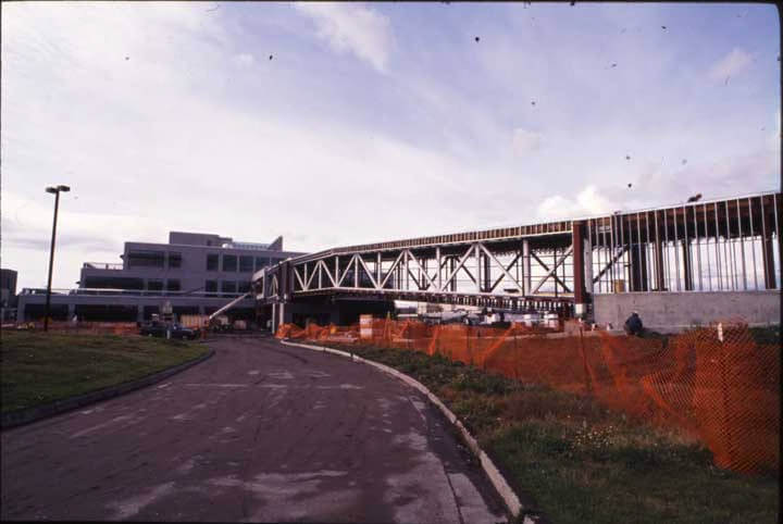This 1992 photo shows the latest addition to the Spine, connecting Rasmuson Hall to the sports complex (Photo courtesy of Archives and Special Collections, University of Alaska Anchorage). 