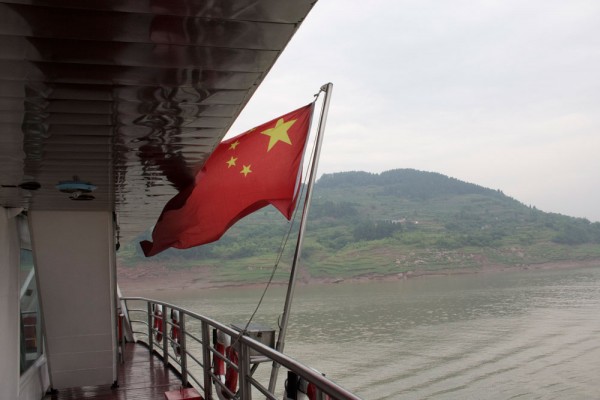 Chinese flag on Yangtze River