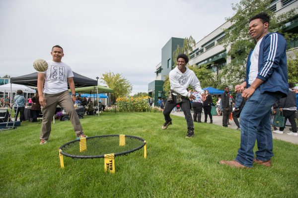UAA students play a game of Spikeball in the Cuddy Quad during Campus Kick-Off on Saturday, Aug. 25, 2018.