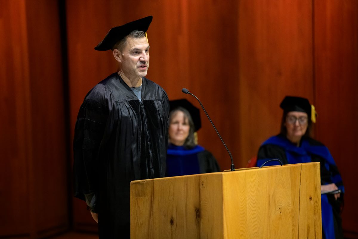 Tim Gravel at a lecturn