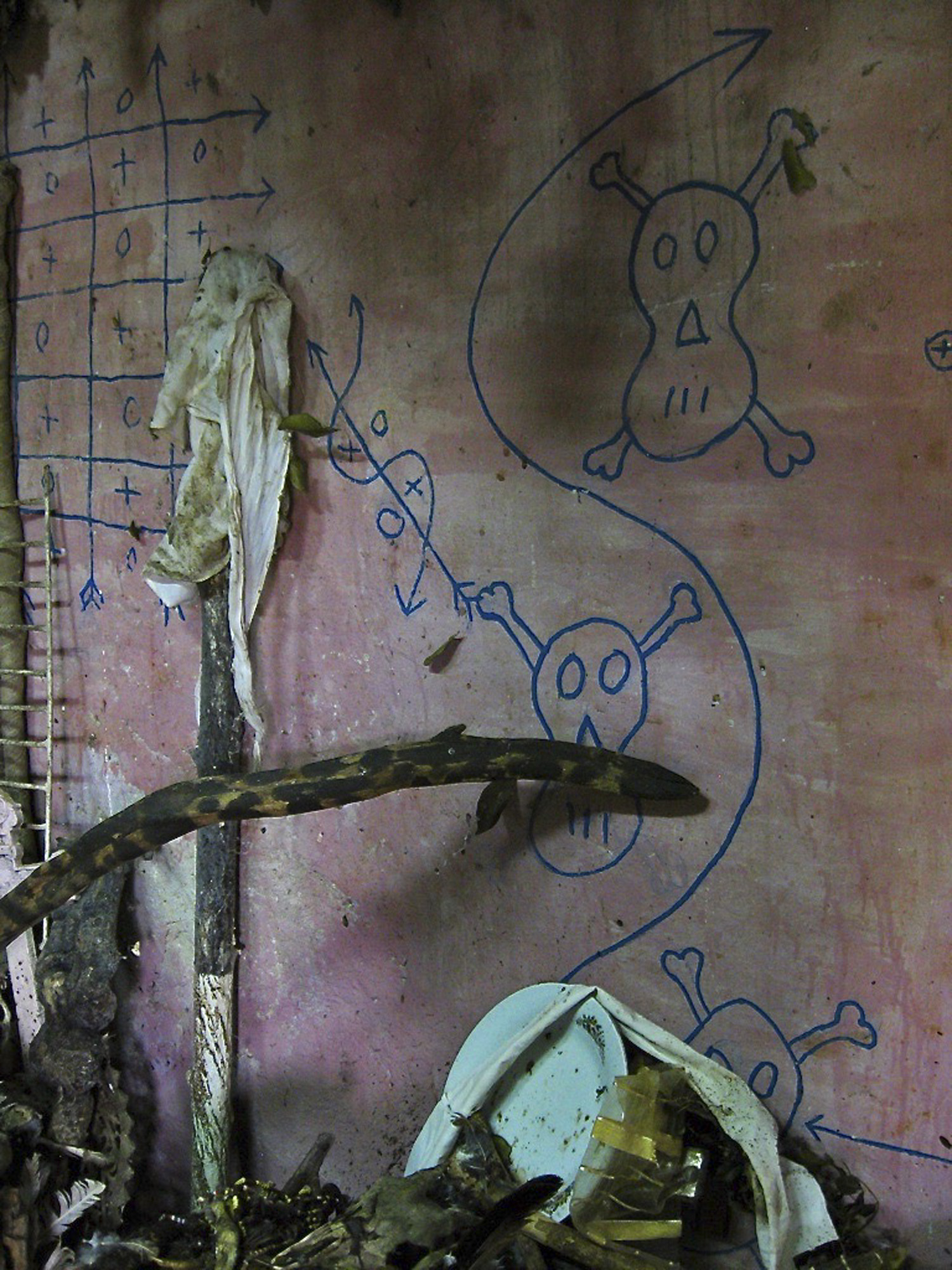 Alter and drawings on the wall