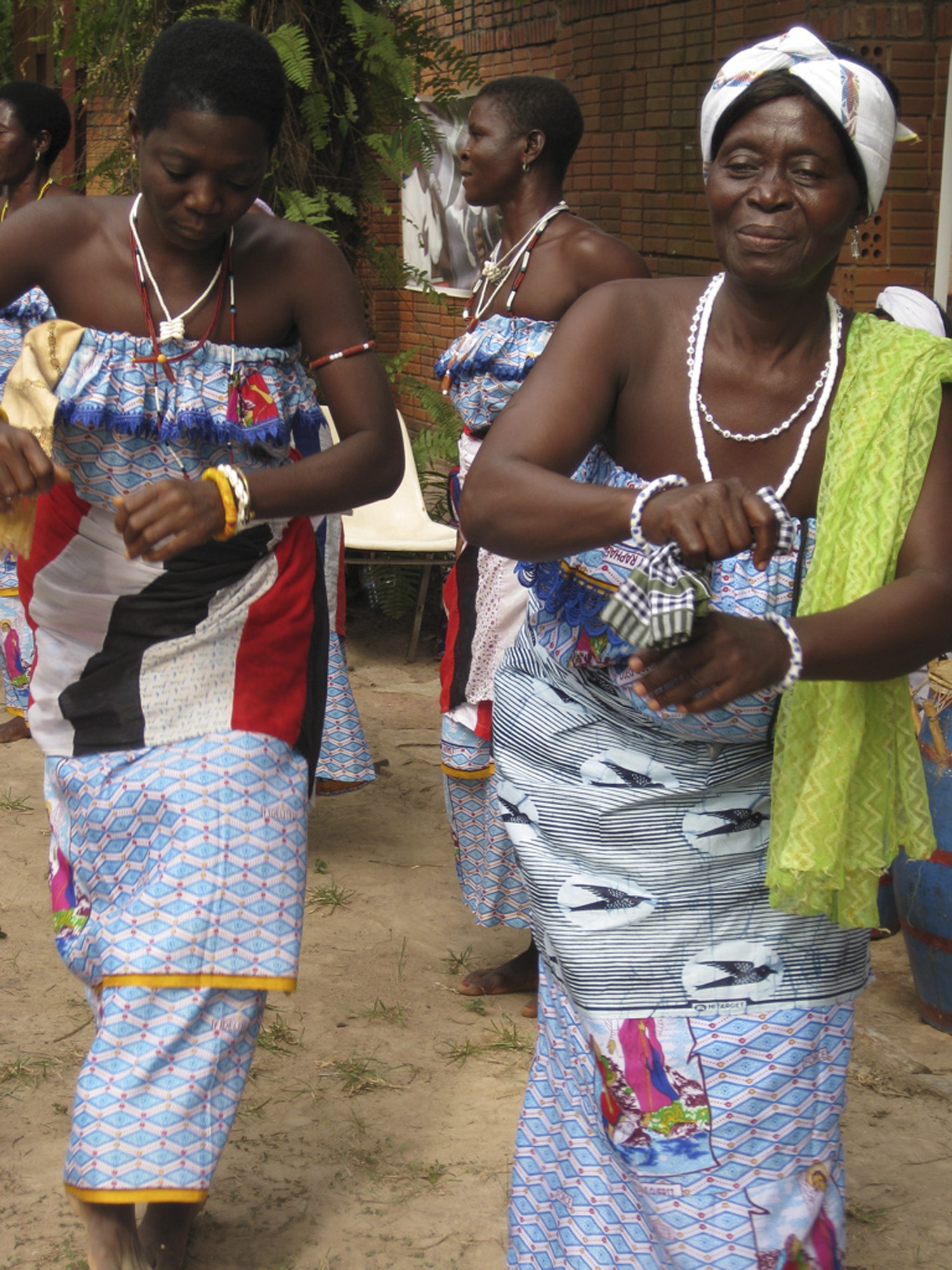 two Dzodze dancers